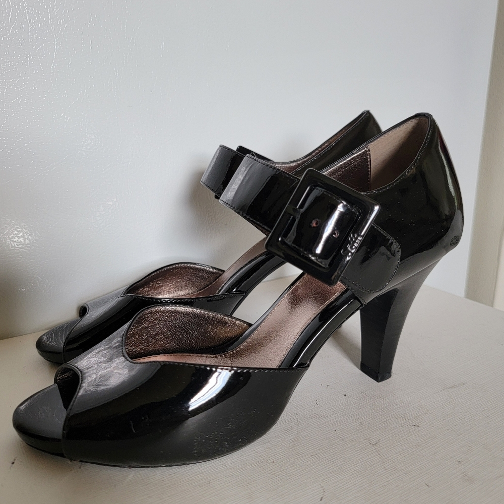 Sofft Black Glossy Open Toe Leather Heels Size 8.5